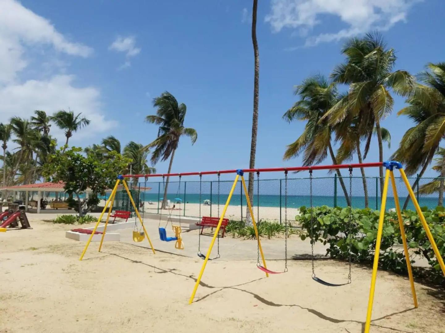 Sunset Paradise Cozy Beachfront Escape - Isla Verde San Juan Zewnętrze zdjęcie