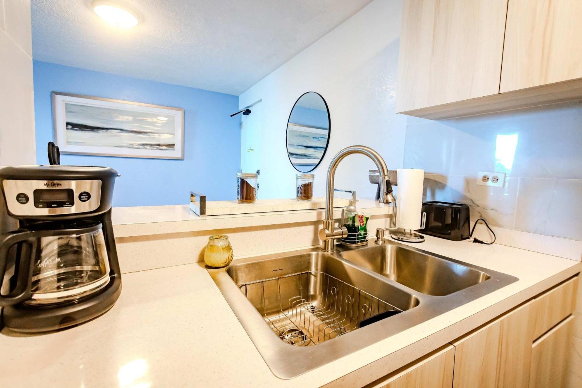 Sunset Paradise Cozy Beachfront Escape - Isla Verde San Juan Zewnętrze zdjęcie