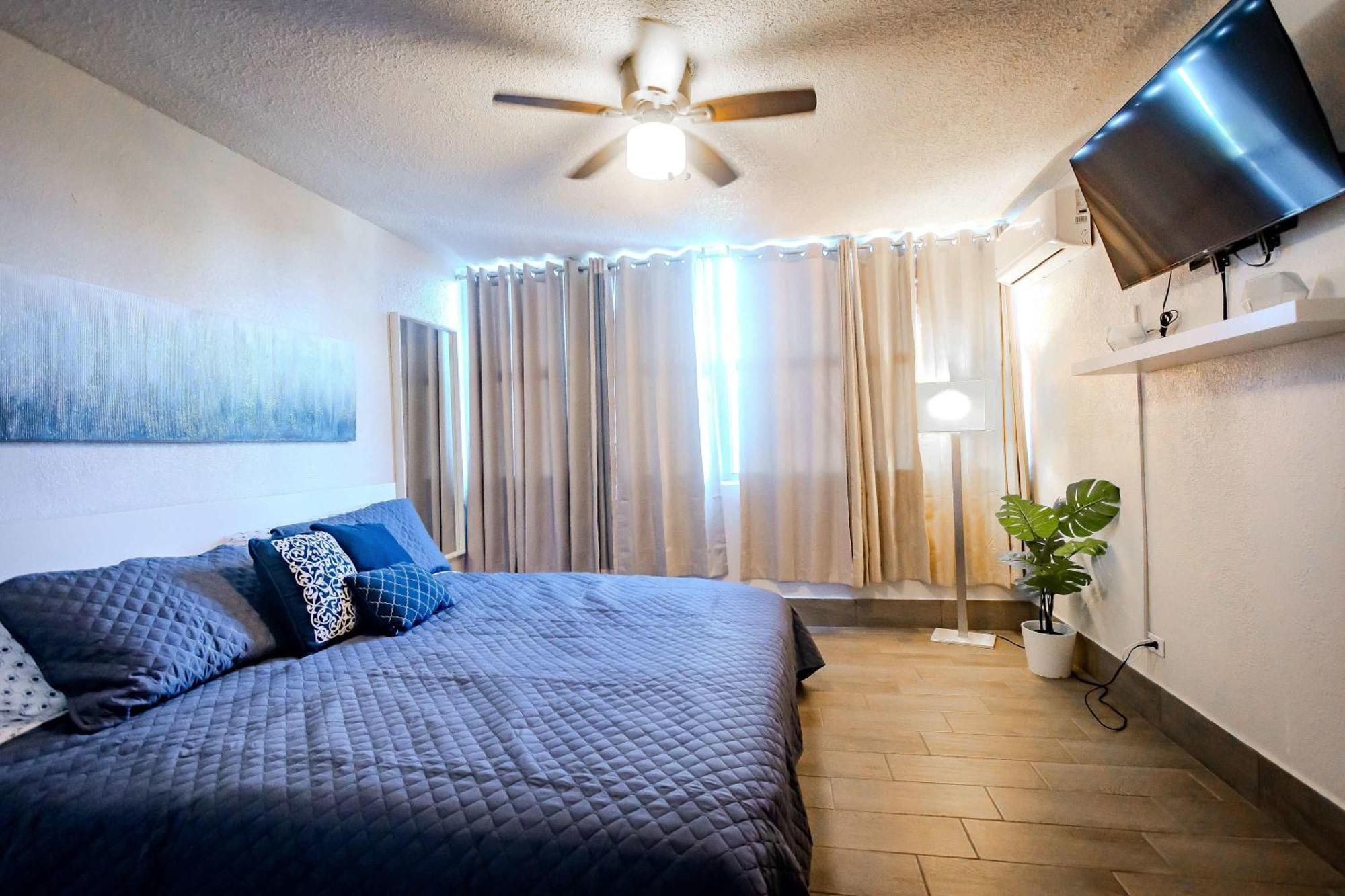 Sunset Paradise Cozy Beachfront Escape - Isla Verde San Juan Zewnętrze zdjęcie