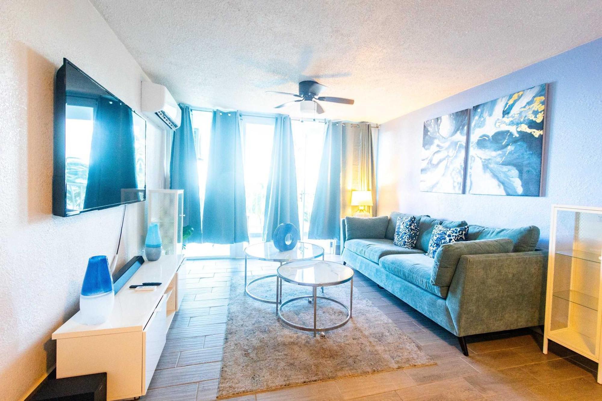 Sunset Paradise Cozy Beachfront Escape - Isla Verde San Juan Zewnętrze zdjęcie